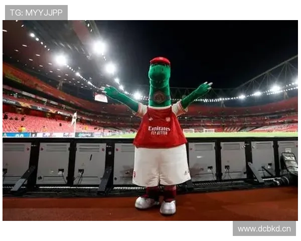 阿森纳全队暖心签名 小球迷收获惊喜